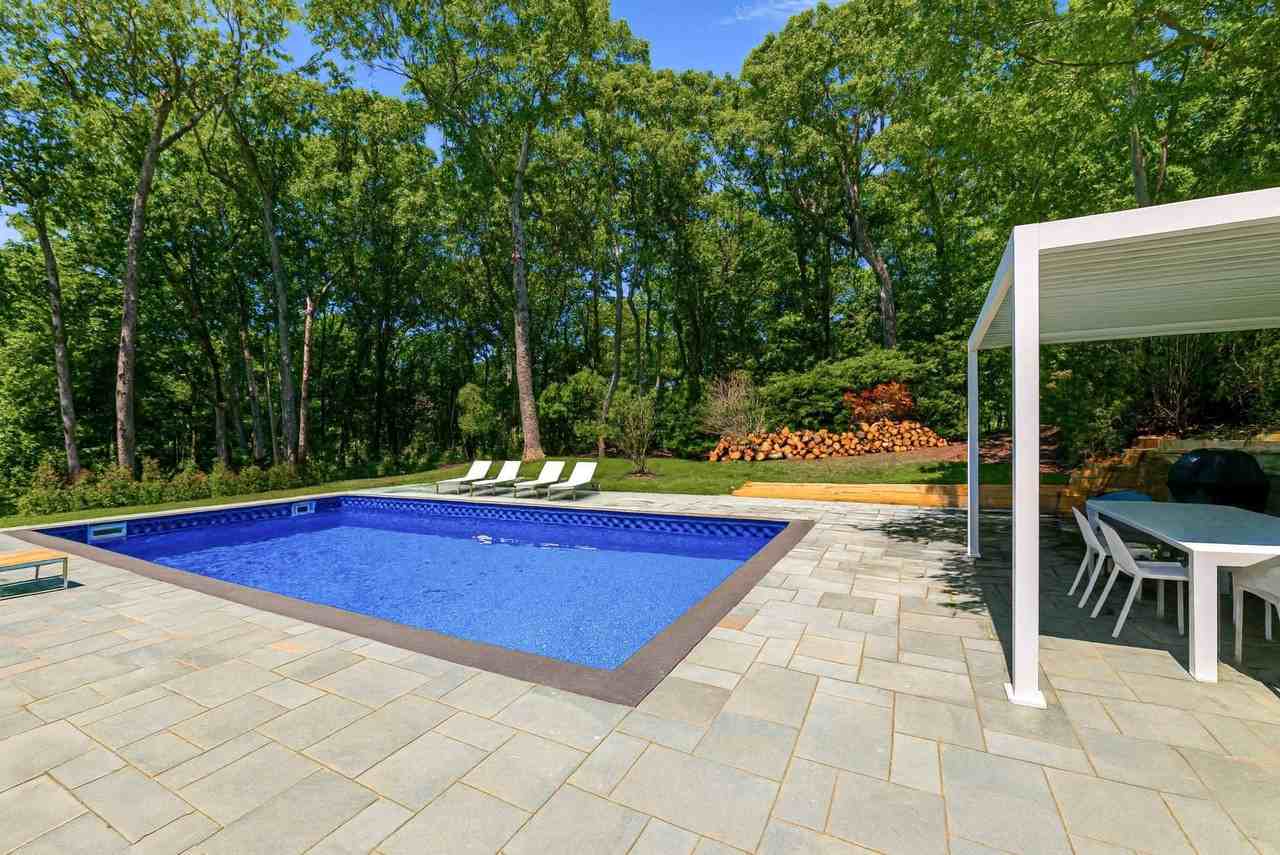 38 Cove Rd S - Photo 4 of 27