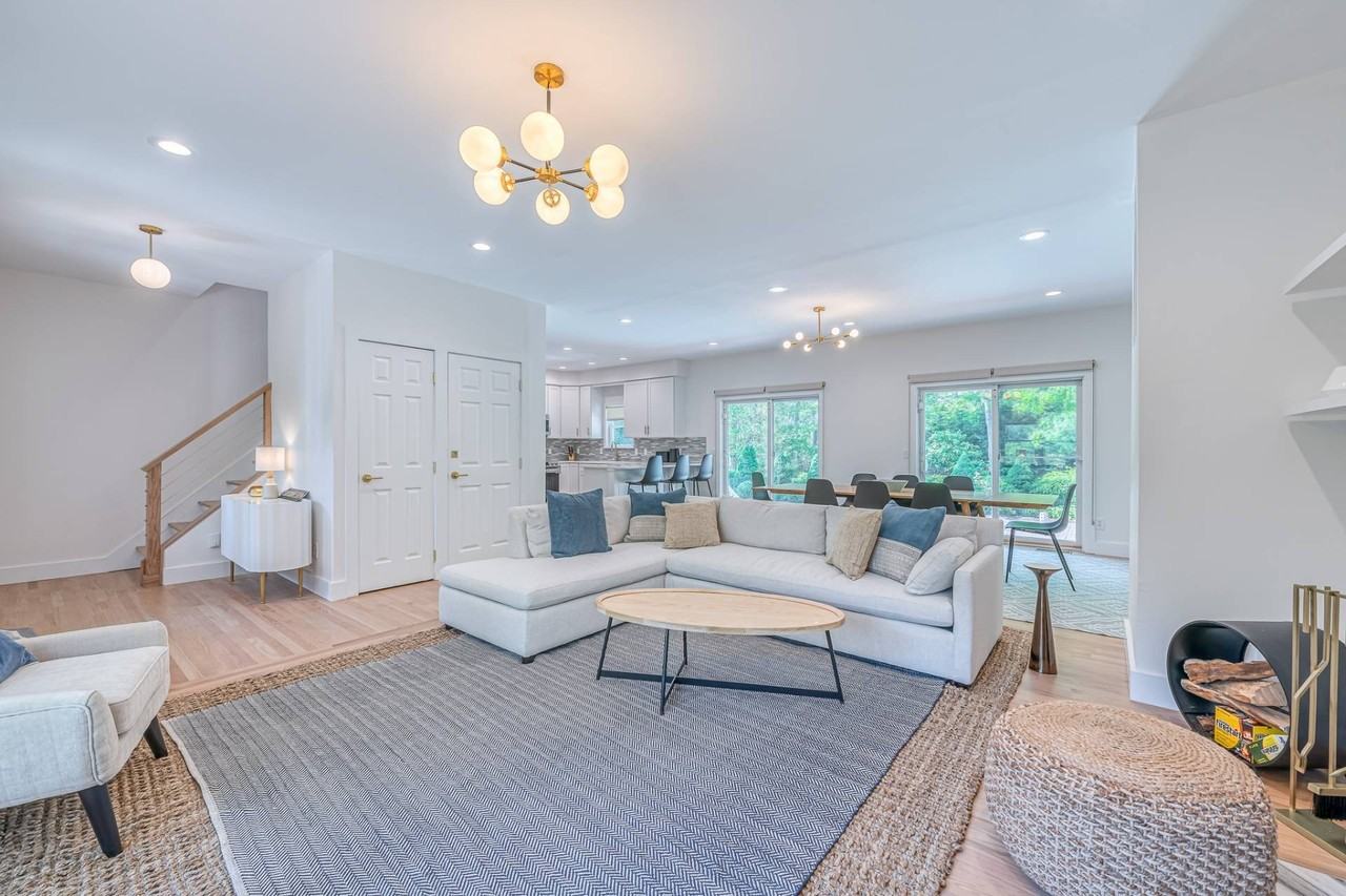 38 Cove Rd S - Photo 5 of 27