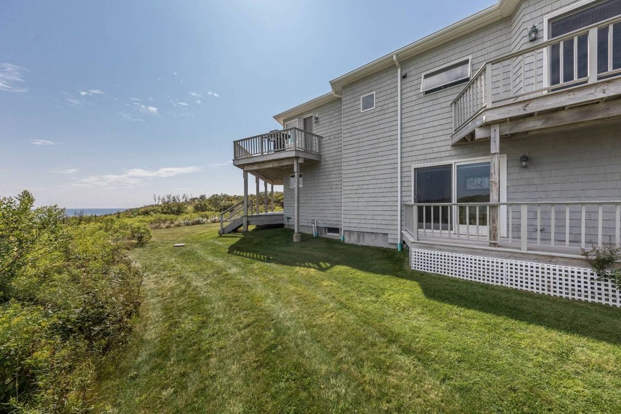 108 Surfside Ave - Photo 4 of 14