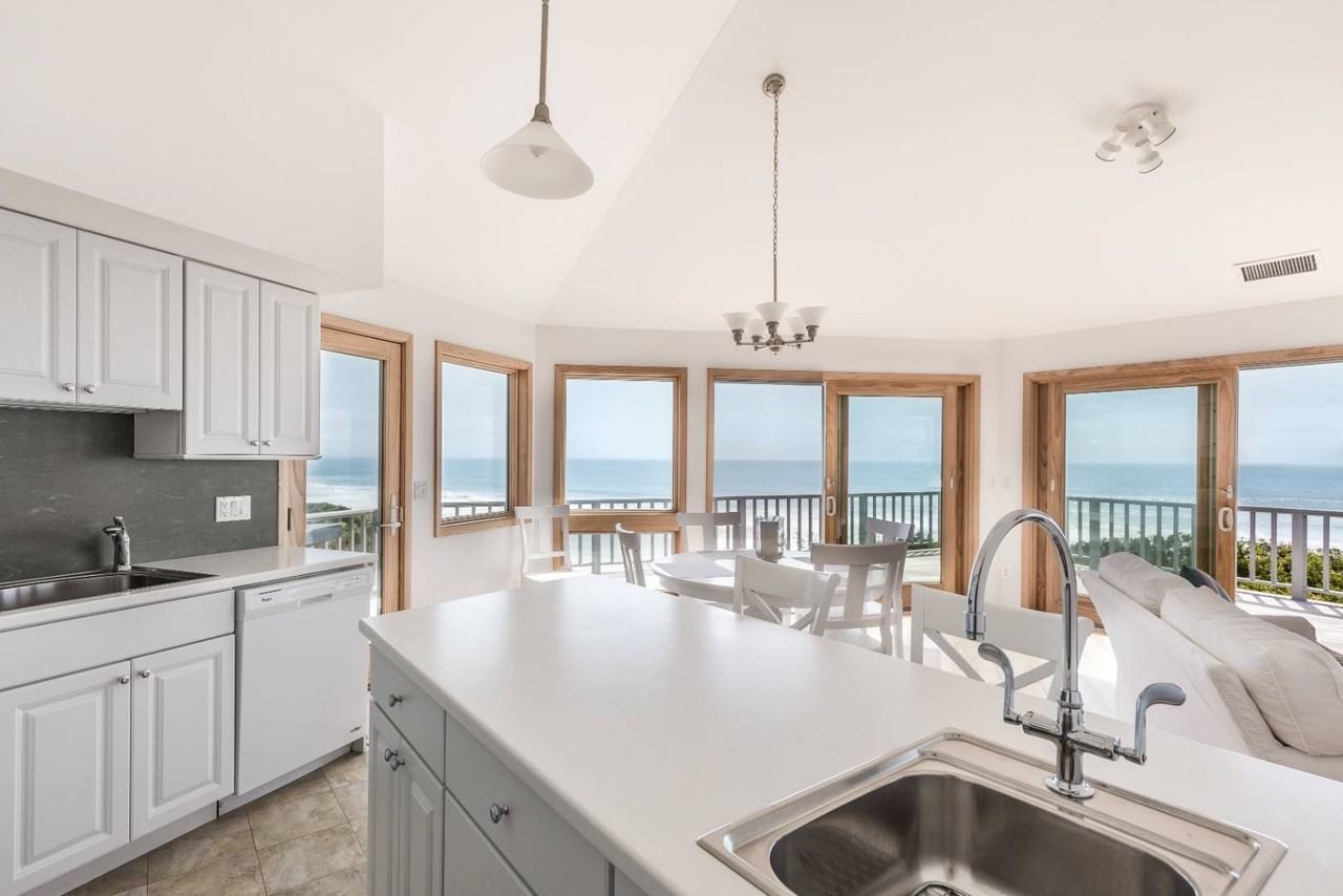 108 Surfside Ave - Photo 7 of 14