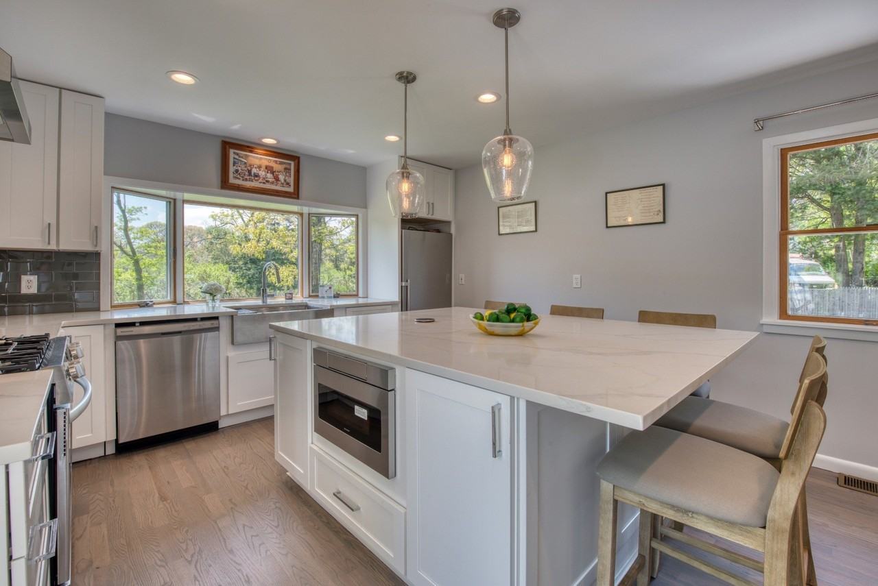 16 Cove Rd - Photo 5 of 15
