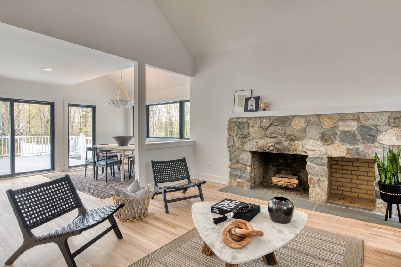 21 Stock Farm Ln - Photo 4 of 20