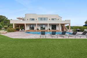 featured image of 11 Fairview Rd
