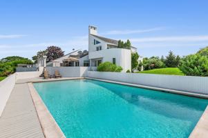 featured image of 11 Watersedge Ct
