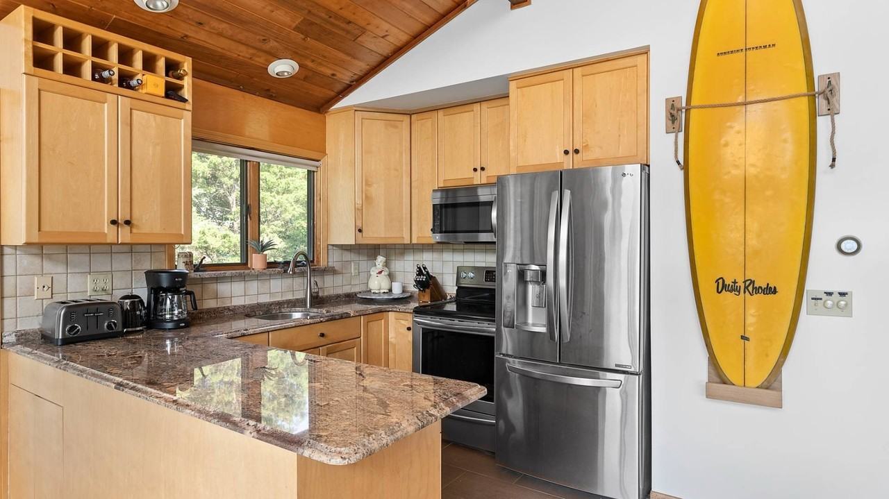 36 Hoppin Ave - Photo 4 of 10
