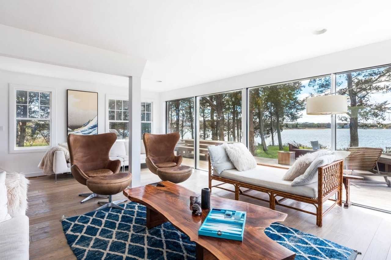 102 Towd Point Rd - Photo 6 of 38