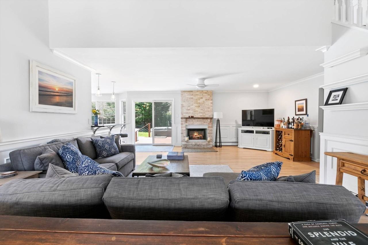 3 Hedges Ave - Photo 4 of 17