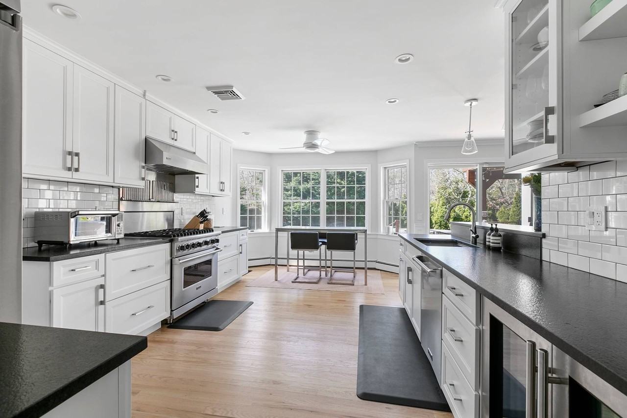 3 Hedges Ave - Photo 5 of 17