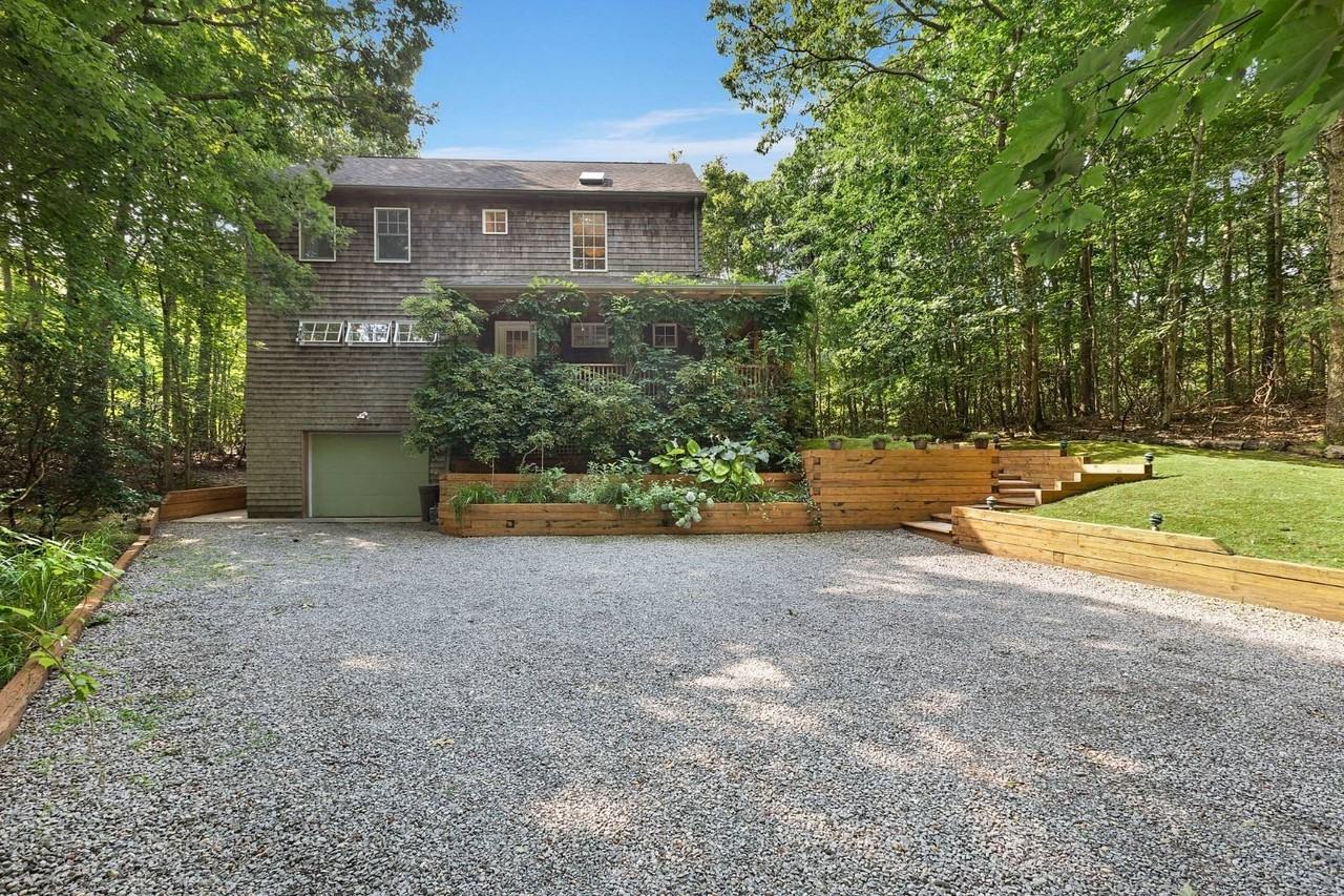 25 Old Sag Harbor Rd - Photo 3 of 19