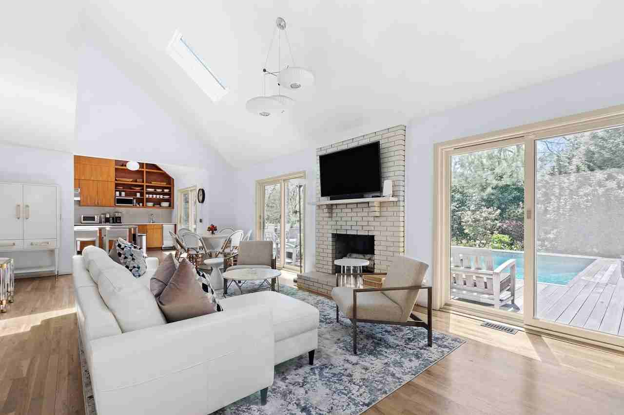 4 Saddle Ln - Photo 3 of 16