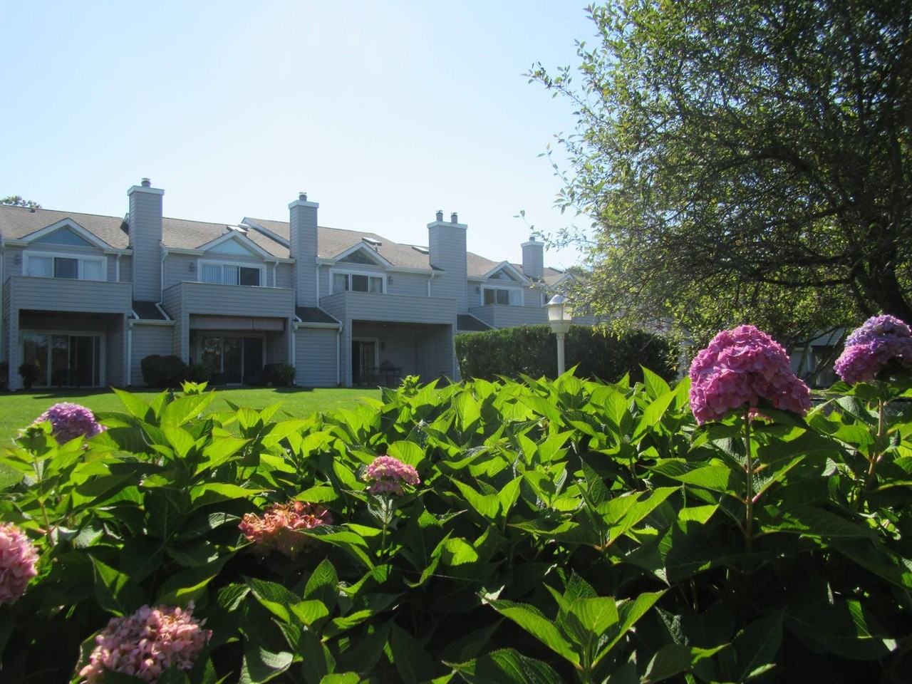 34 Montauk Hwy #12 - Photo 2 of 18