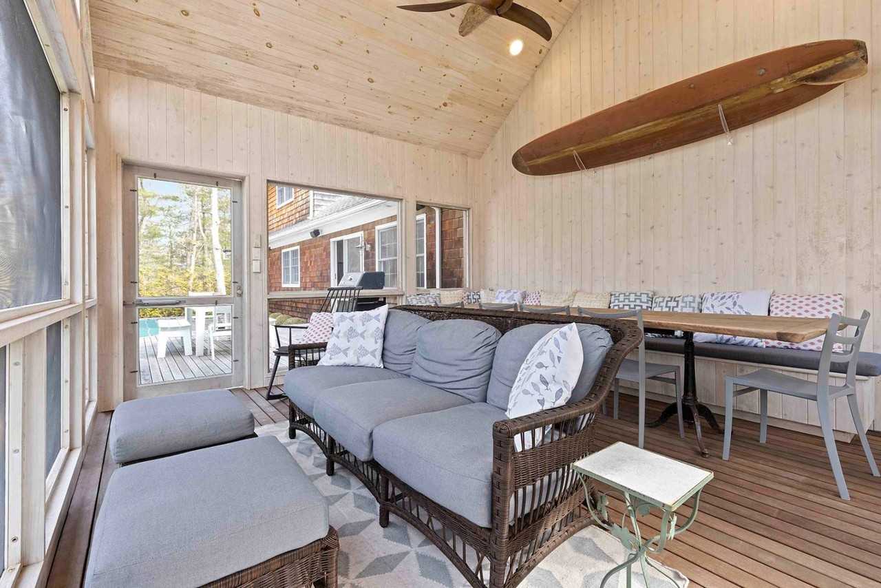 37 Foster Rd - Photo 4 of 11