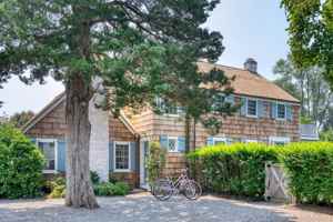 featured image of 75 Narod Blvd