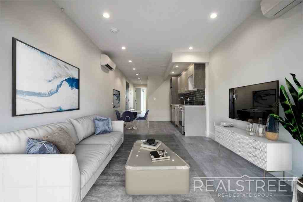 730 E 32nd St #5B - Photo 2 of 8
