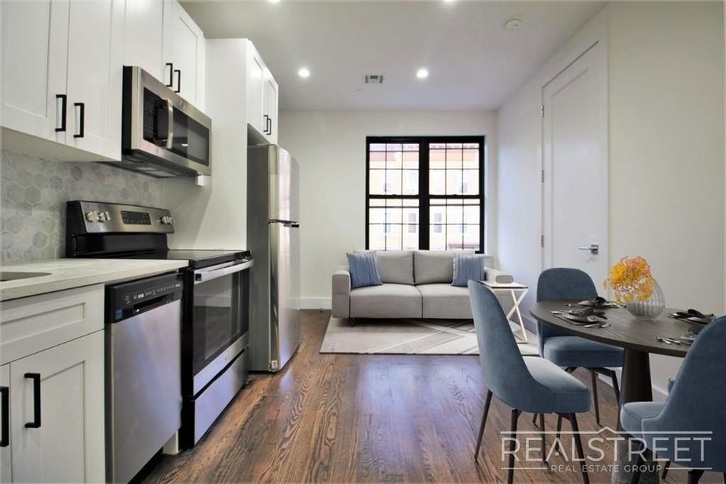 122 Thomas S Boyland St #3F - Photo 2 of 12