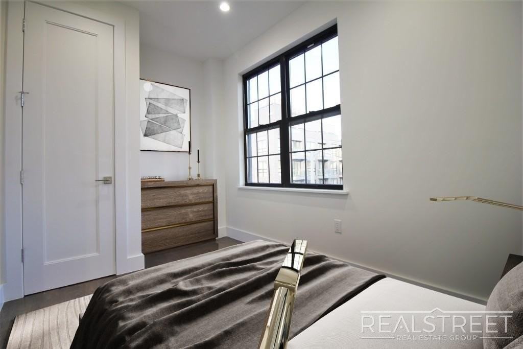 122 Thomas S Boyland St #3F - Photo 3 of 12