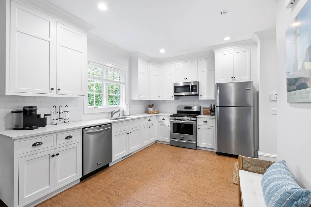20 Pleasant Ln - Photo 3 of 16