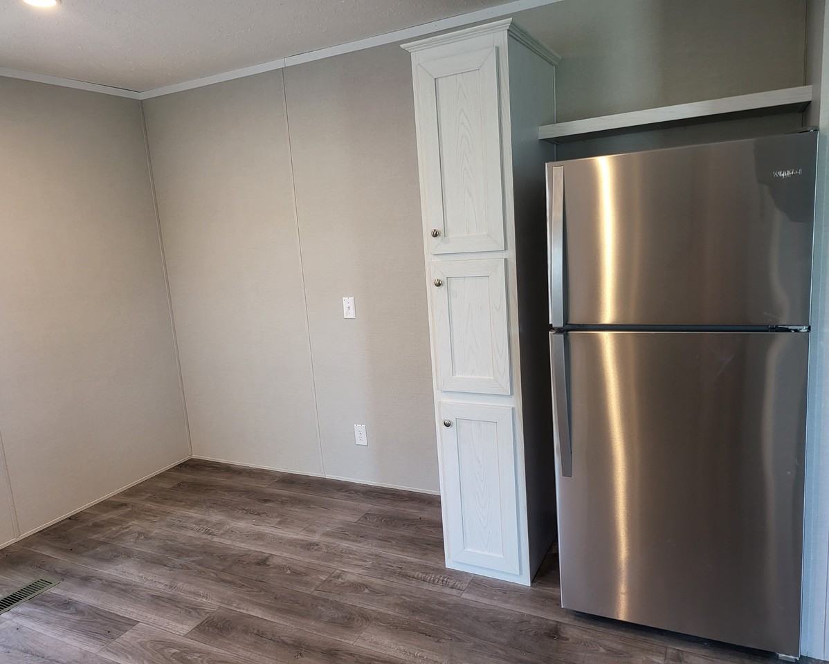 2409 Catalpa St #64 - Photo 2 of 9