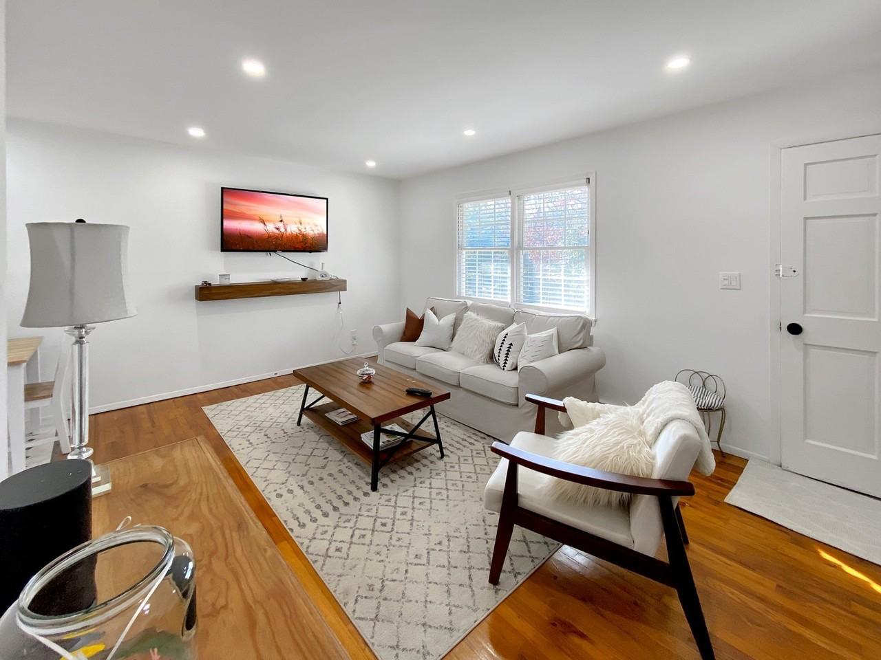 18 Old Riverhead Rd - Photo 2 of 15