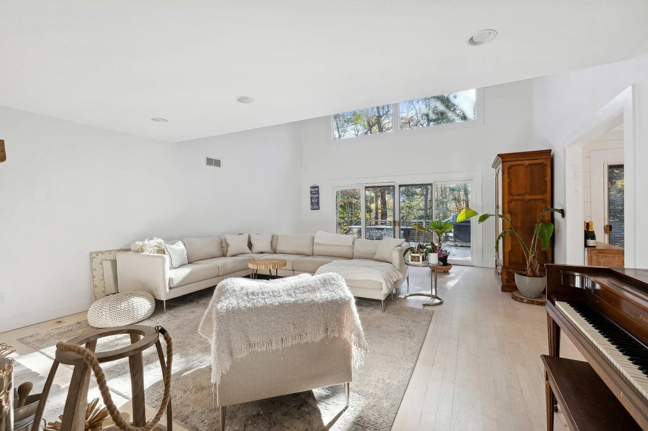 6 Woodland Way - Photo 3 of 22