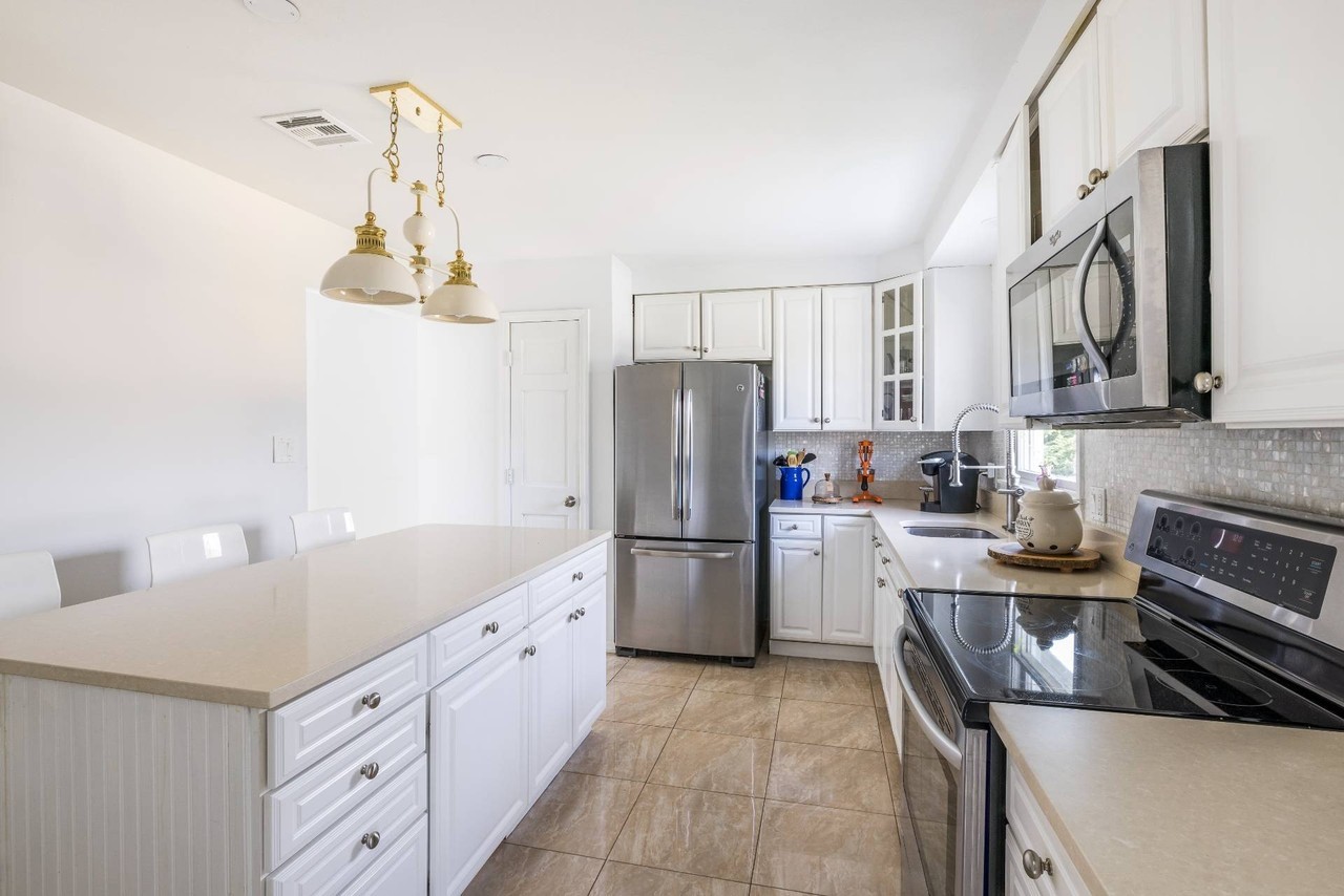 8 Westerly Ct - Photo 6 of 30