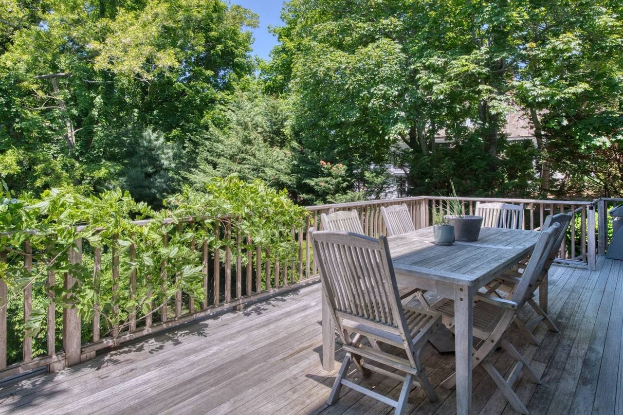 67 Jermain Ave - Photo 3 of 17