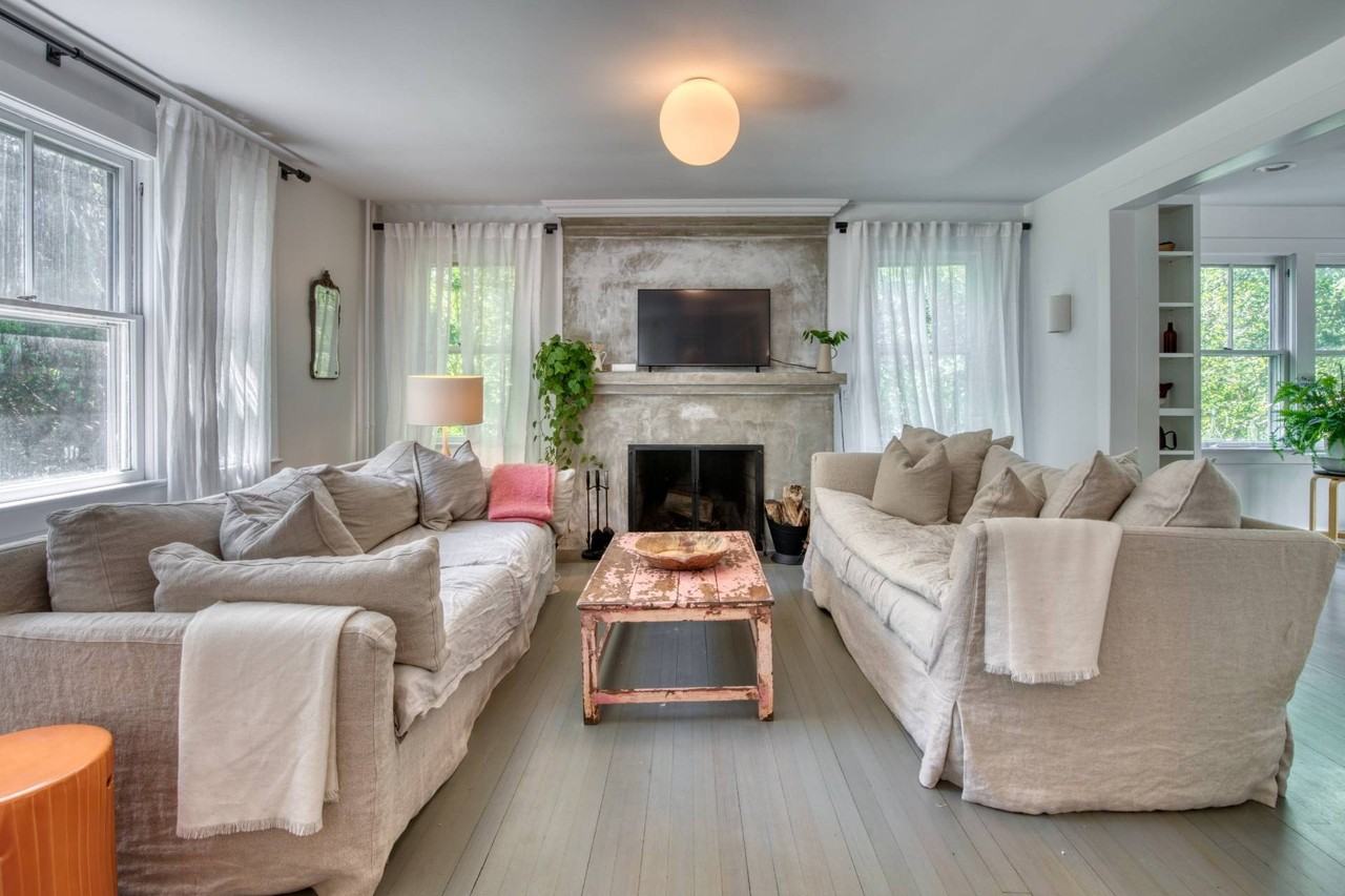 67 Jermain Ave - Photo 4 of 17