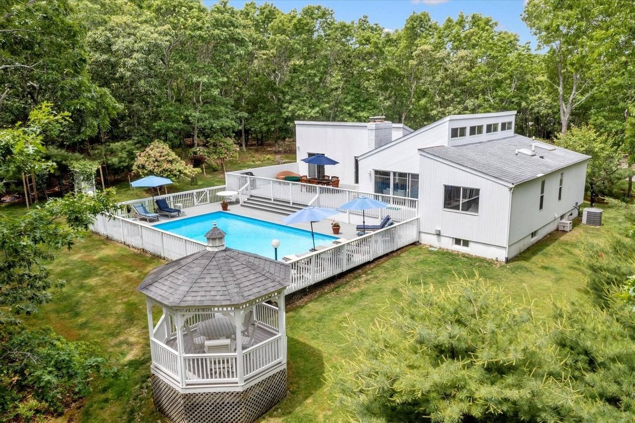 20 Rivers Rd - Photo 4 of 26