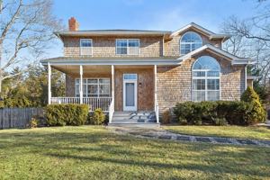 featured image of 5 Old Sag Harbor Rd