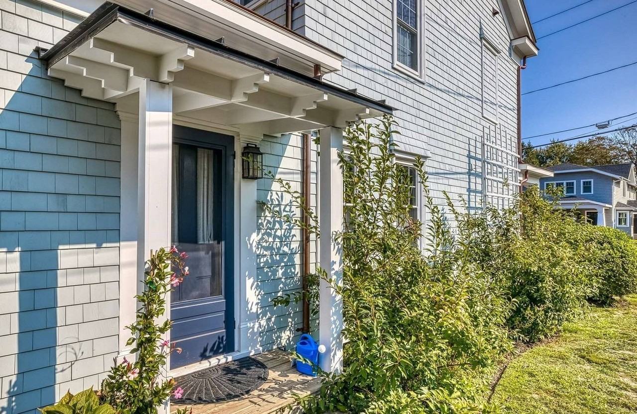 475 Youngs Ave #C - Photo 2 of 24