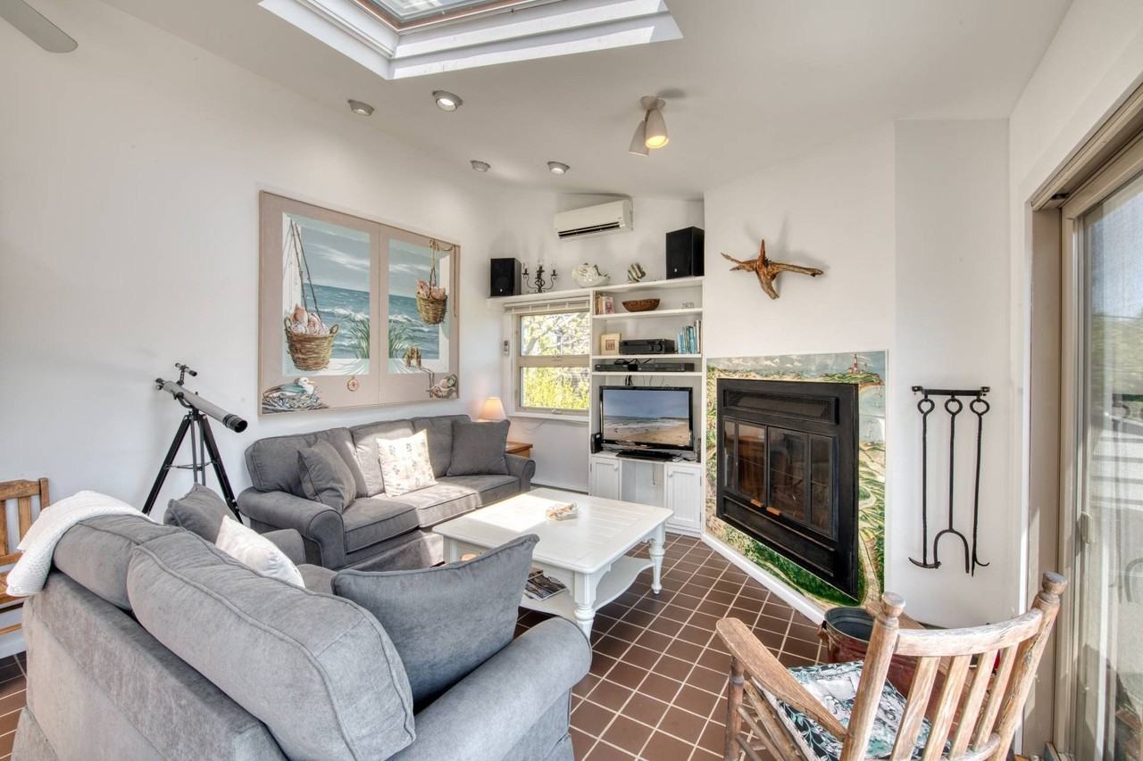 9 Jefferson Ave - Photo 2 of 11
