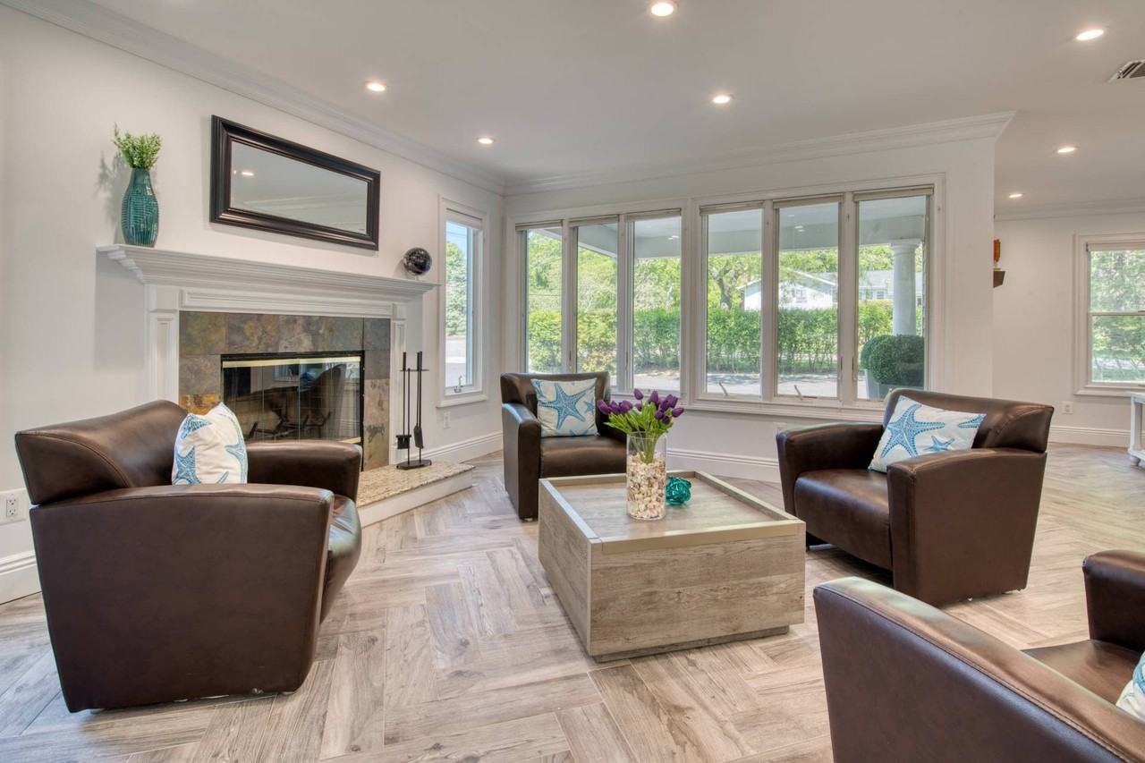 195 Fairview Ave - Photo 4 of 14