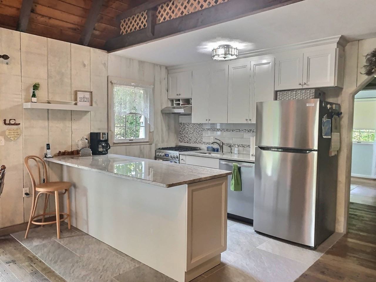 71 Bryan Rd - Photo 5 of 12
