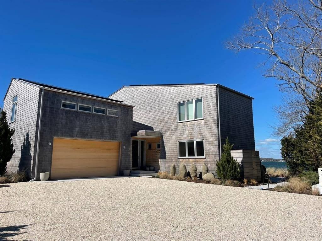 495 N Parish Dr - Photo 2 of 21