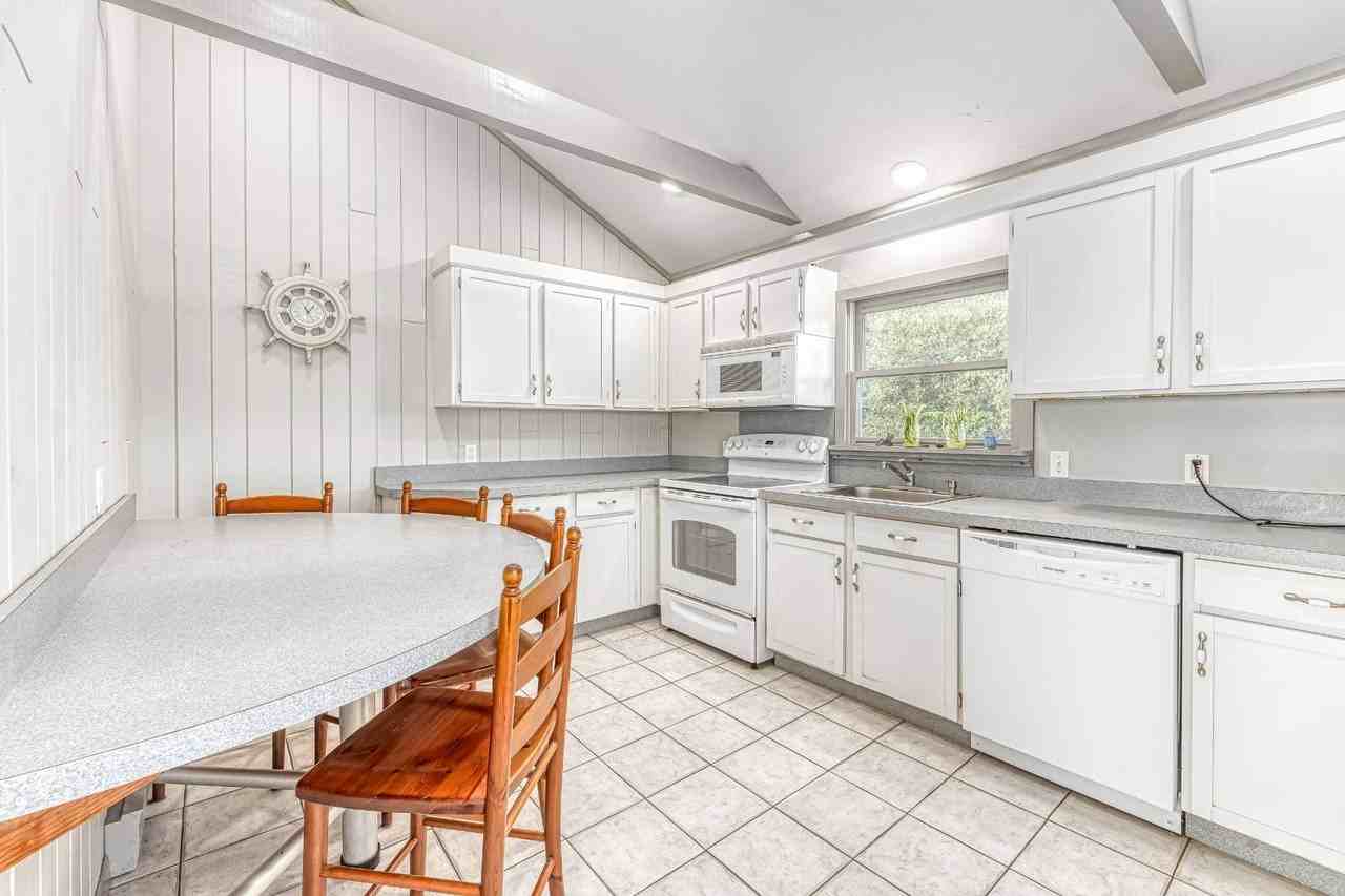1355 Watersedge Way - Photo 7 of 27