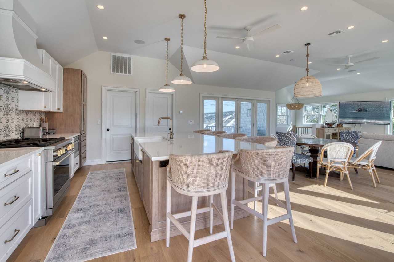 288 Fairview Ave - Photo 3 of 19