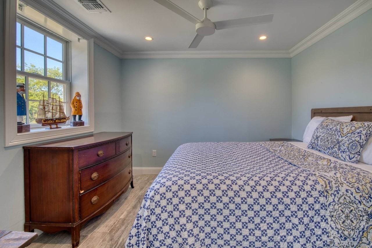 288 Fairview Ave - Photo 6 of 19