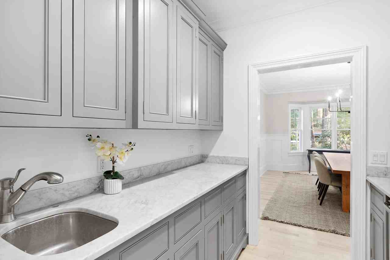2 Jasons Ln - Photo 7 of 39