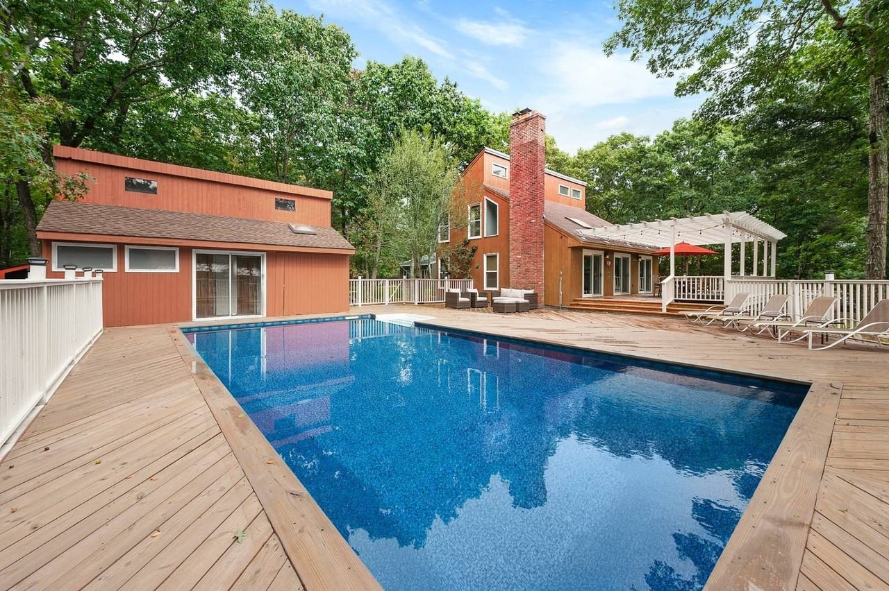 66 Isle Of Wight Rd - Photo 2 of 16