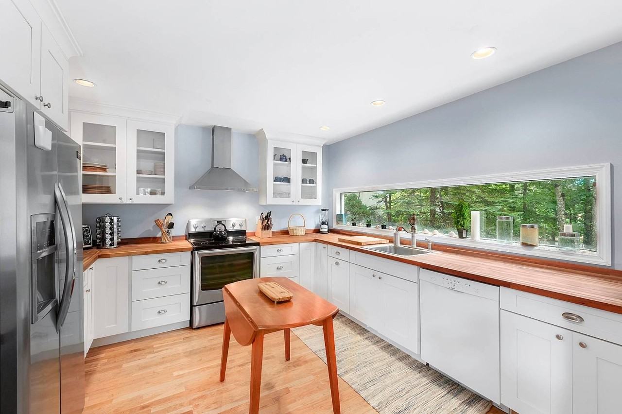 66 Isle Of Wight Rd - Photo 4 of 16