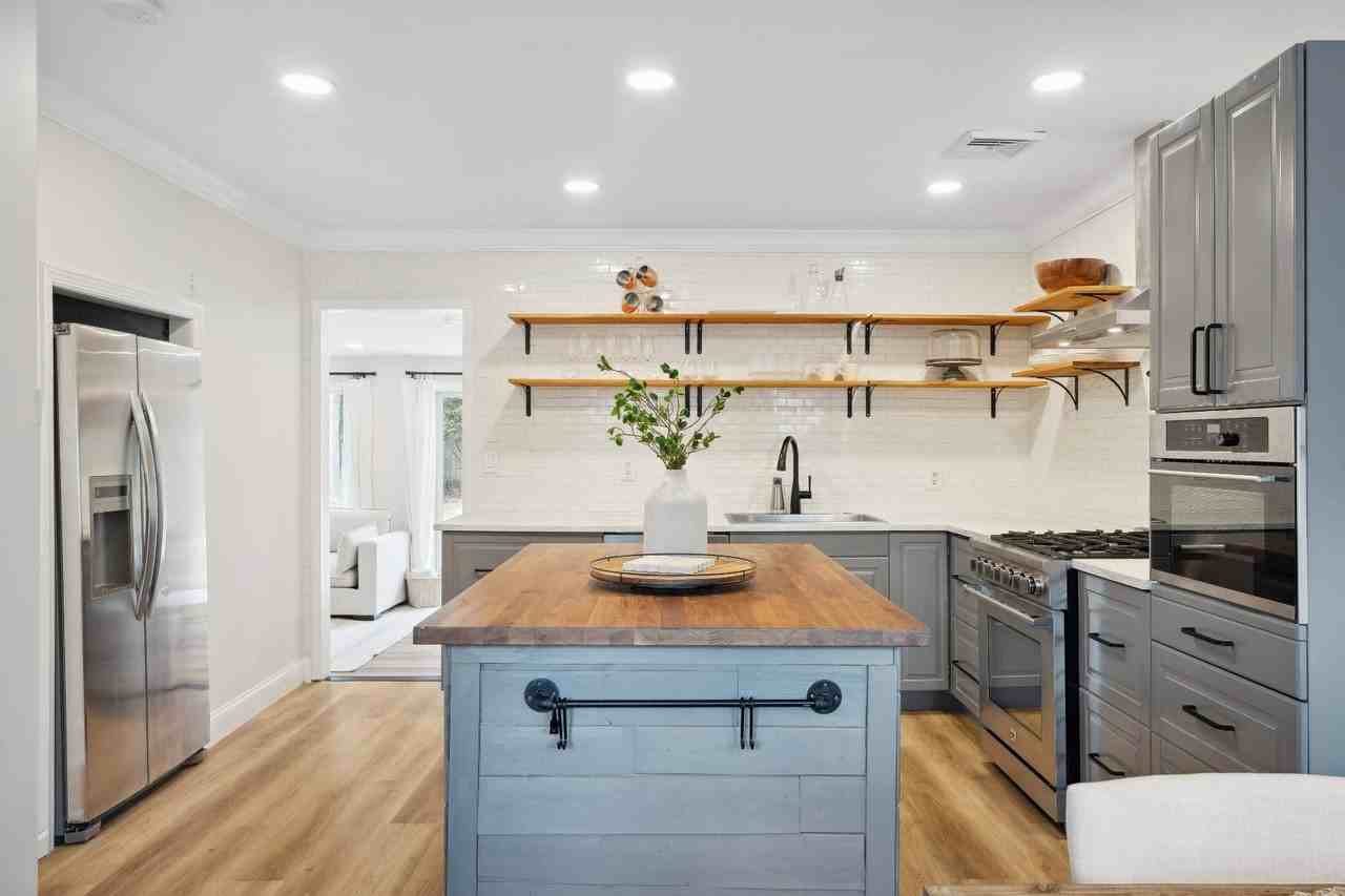28 Argonne Rd W - Photo 4 of 25