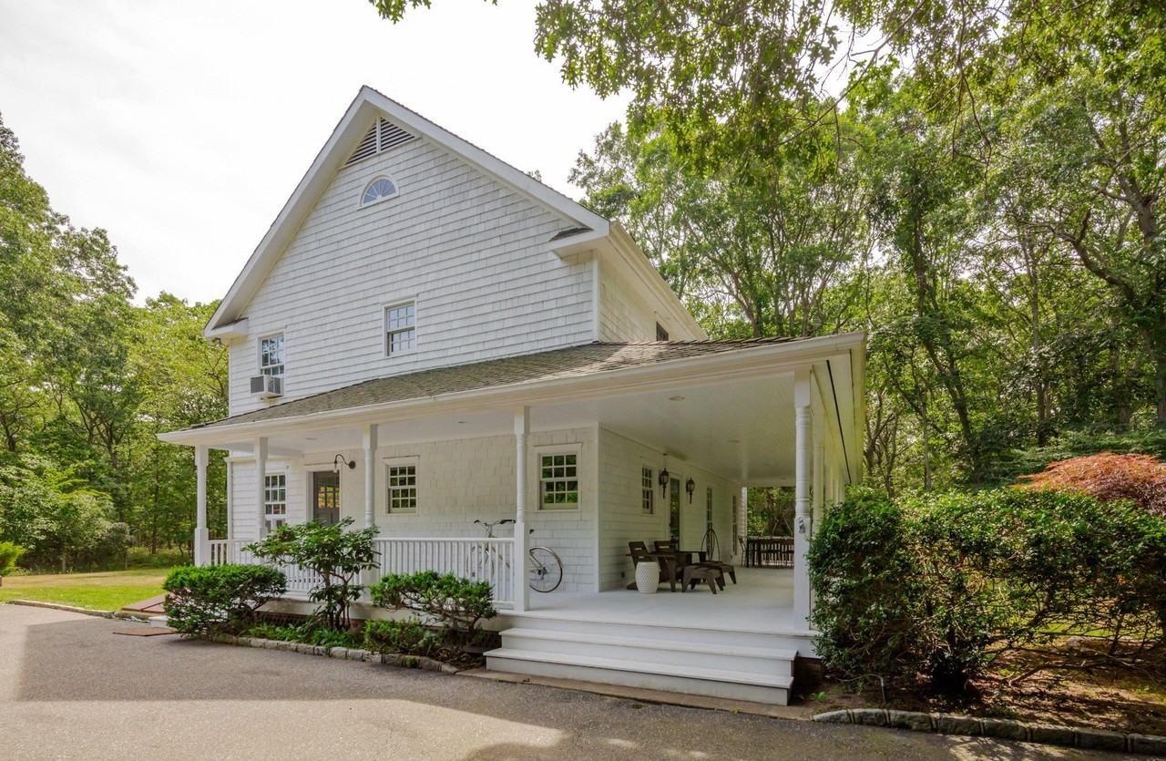 283 Wainscott Harbor Rd - Photo 2 of 19