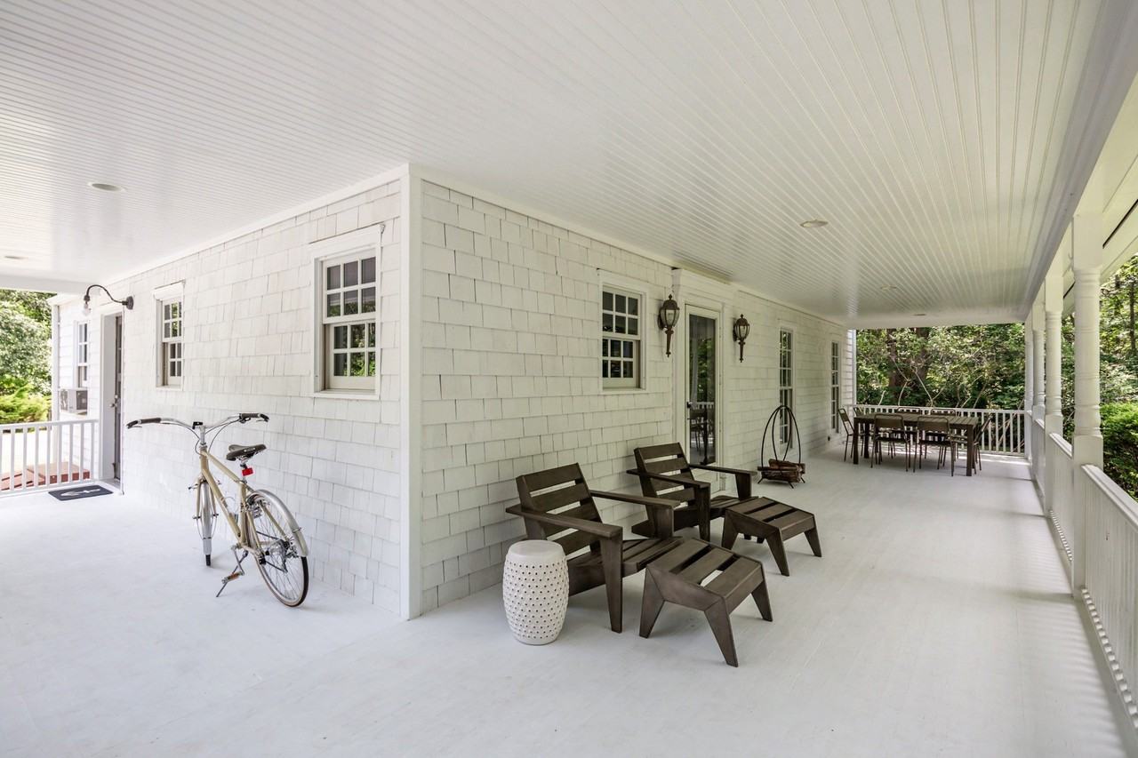 283 Wainscott Harbor Rd - Photo 5 of 19