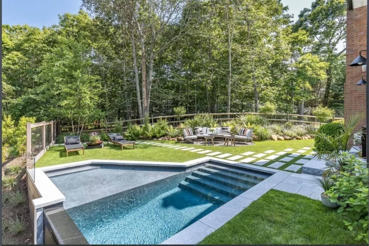 461 Old Stone Hwy - Photo 3 of 24