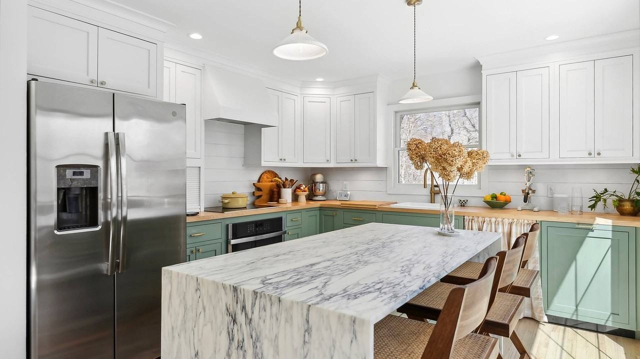 461 Old Stone Hwy - Photo 4 of 24