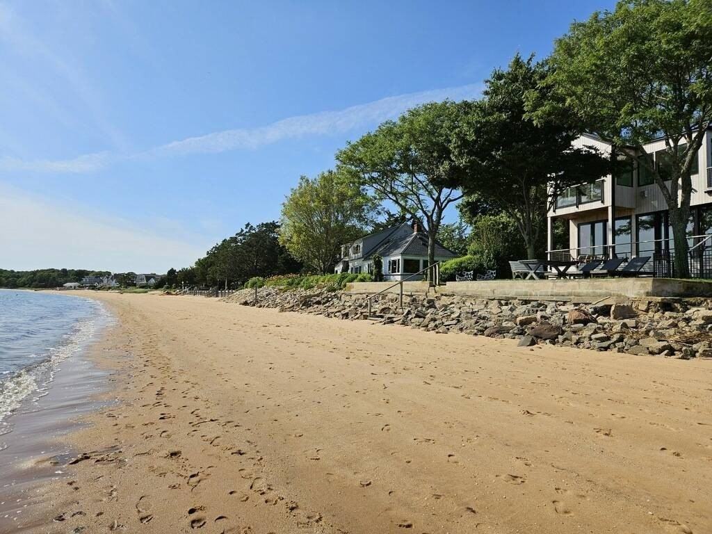 599 Peconic Bay Blvd - Photo 6 of 49