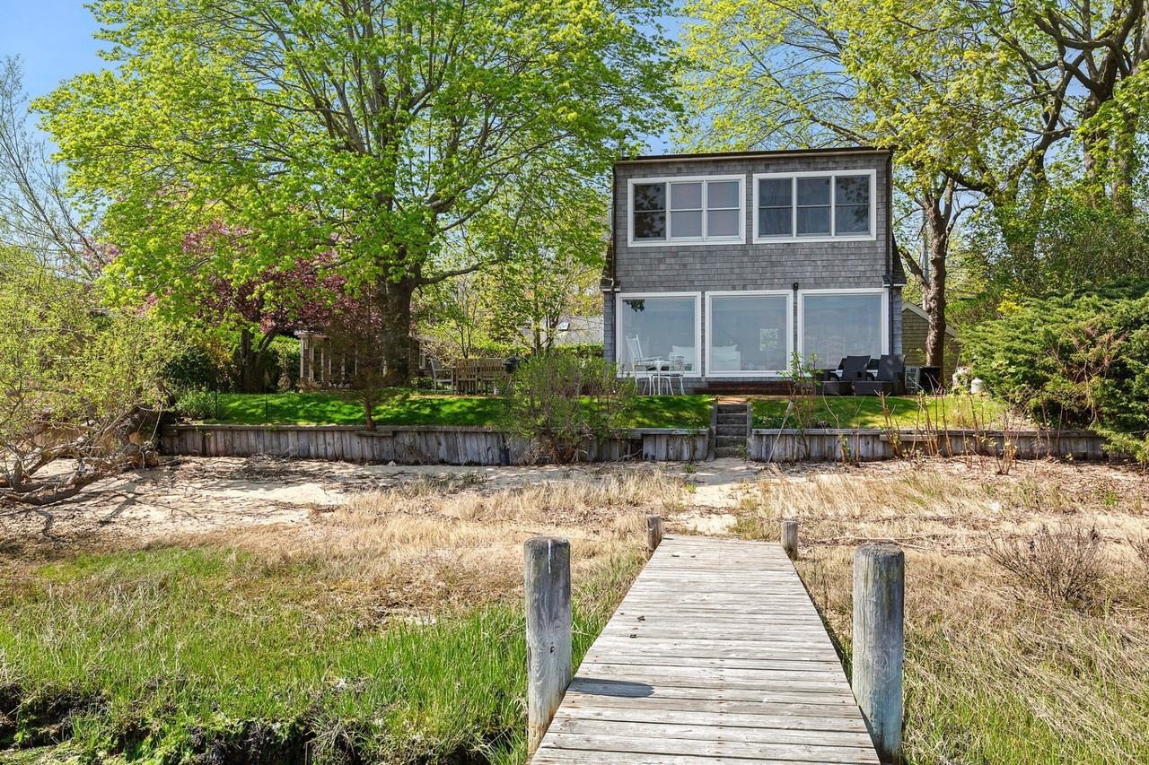 7 Bayview Rd - Photo 2 of 18
