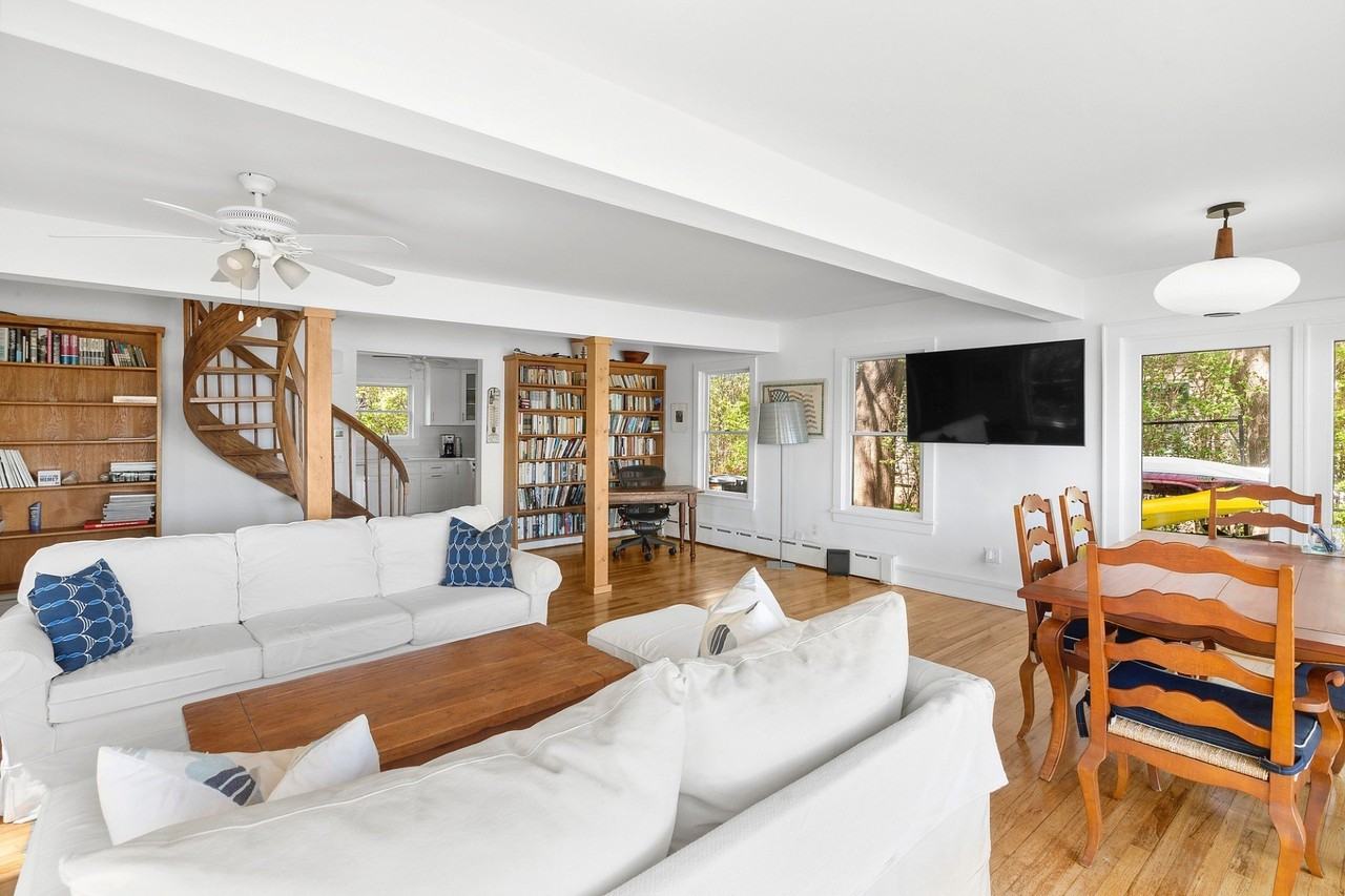 7 Bayview Rd - Photo 5 of 18
