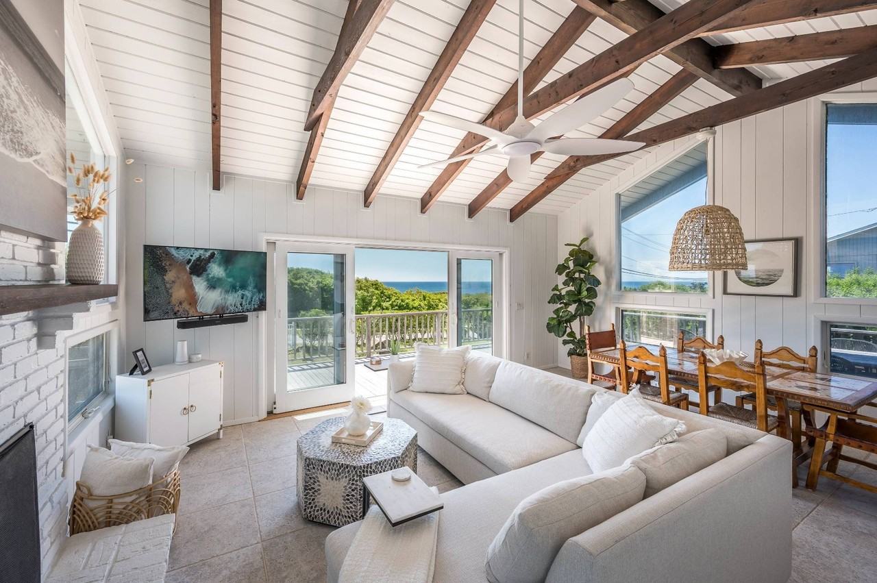 627 Old Montauk Hwy - Photo 4 of 17