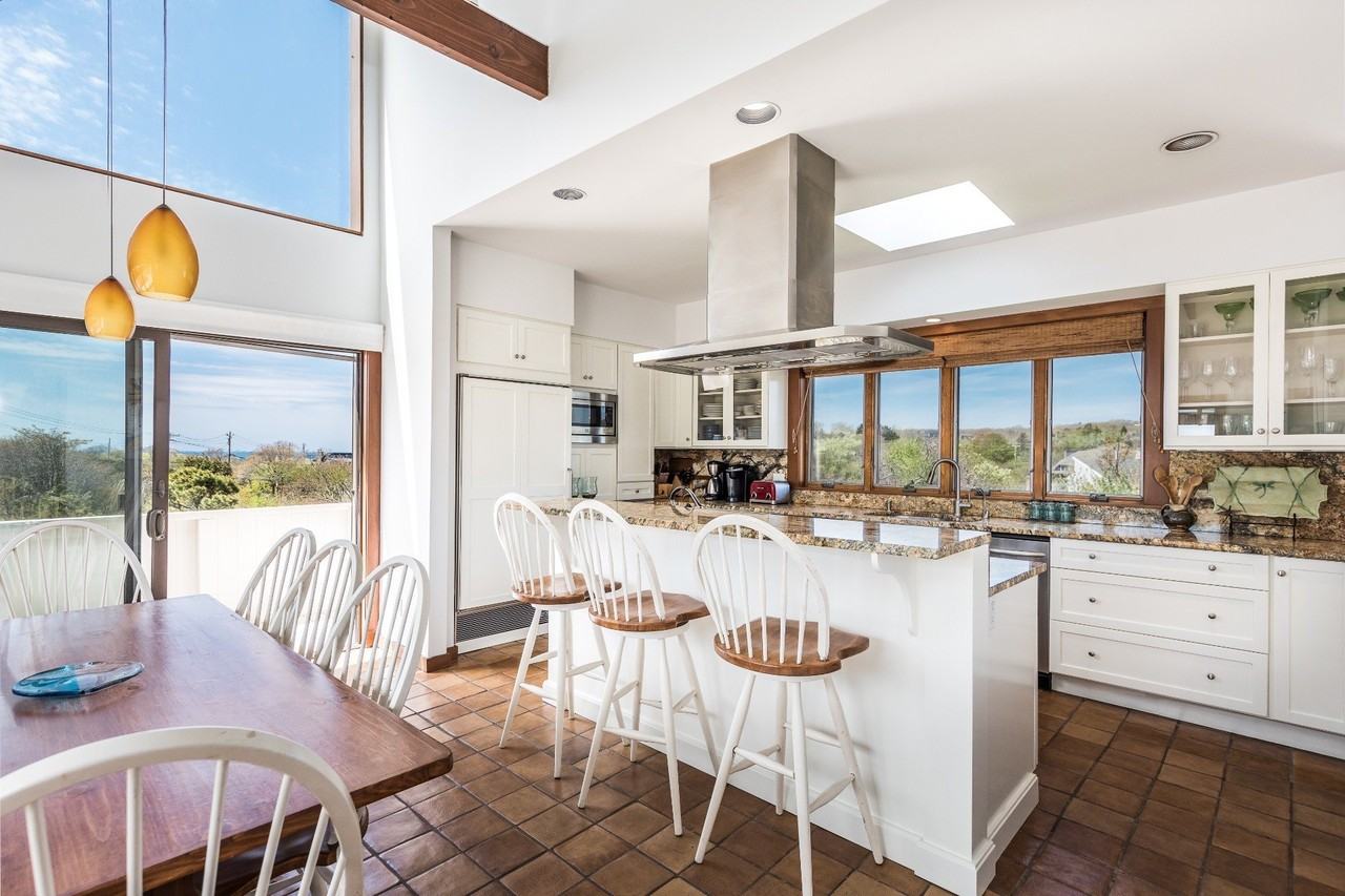 657 Old Montauk Hwy - Photo 4 of 16